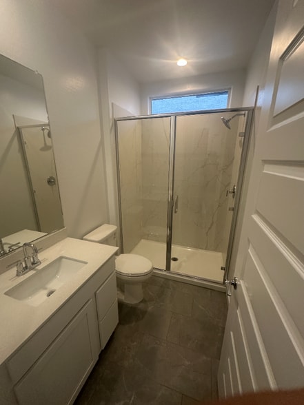 Building Photo - 9835 W Cheery Lynn Rd