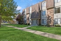 Building Photo - 224 W Ct of Shorewood