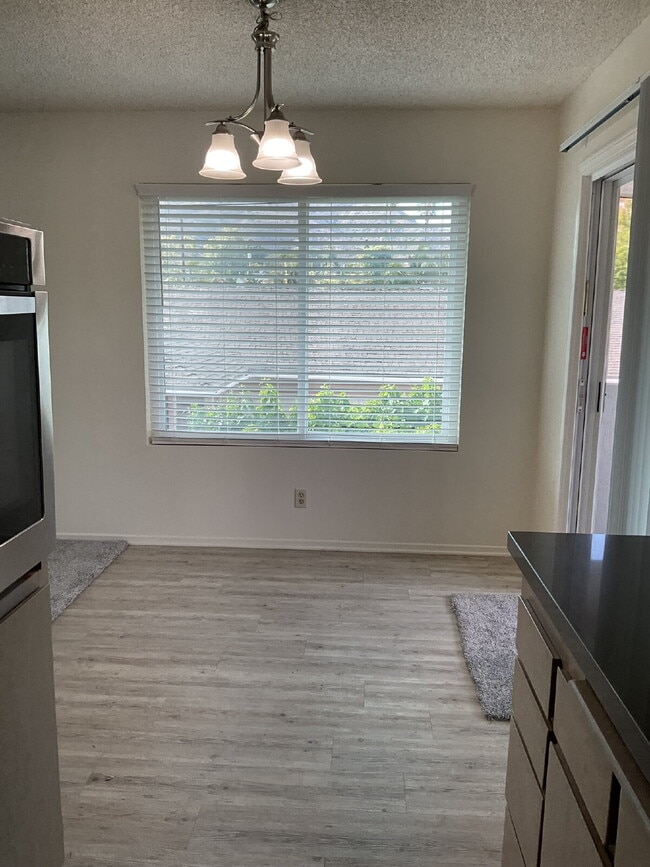 Building Photo - "Charming 2-Bed Oasis in Ventura – Cozy 90...