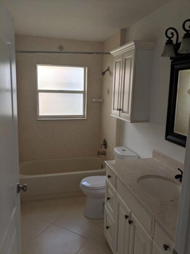 Building Photo - 4593 Bucida Rd