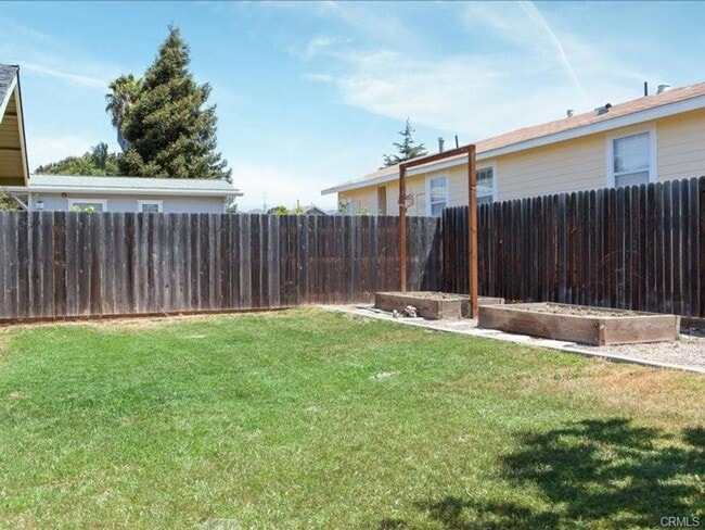 Building Photo - Spacious 3-Bedroom by Meadow Park with Lar...