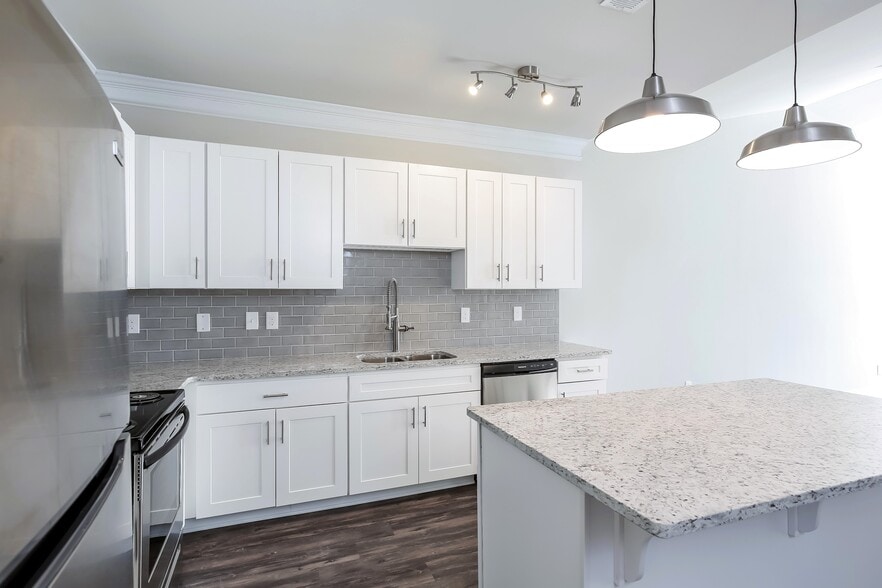 Building Photo - 98 Riley Cir