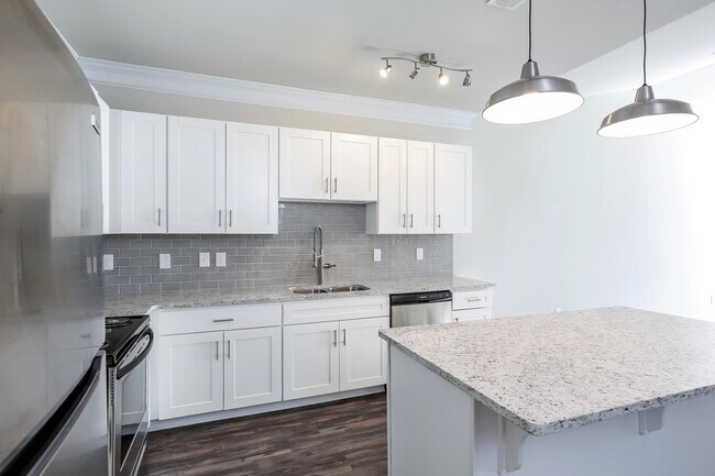 Building Photo - 98 Riley Cir