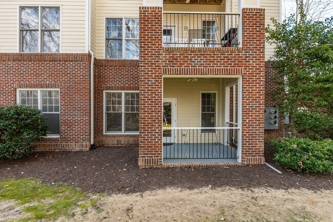 Building Photo - **Application Pending** Freshly Updated 2BR/2BA Condo - Minutes to North Hills
