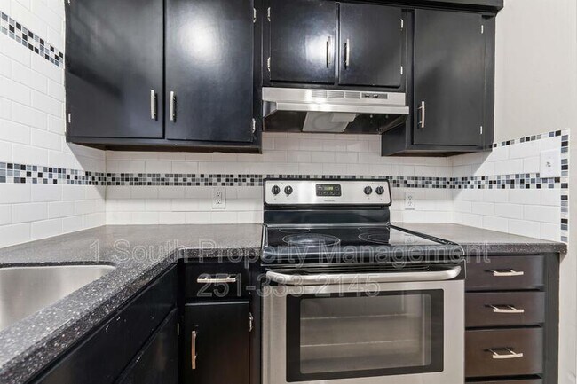 Building Photo - 6527 Old Shell Rd