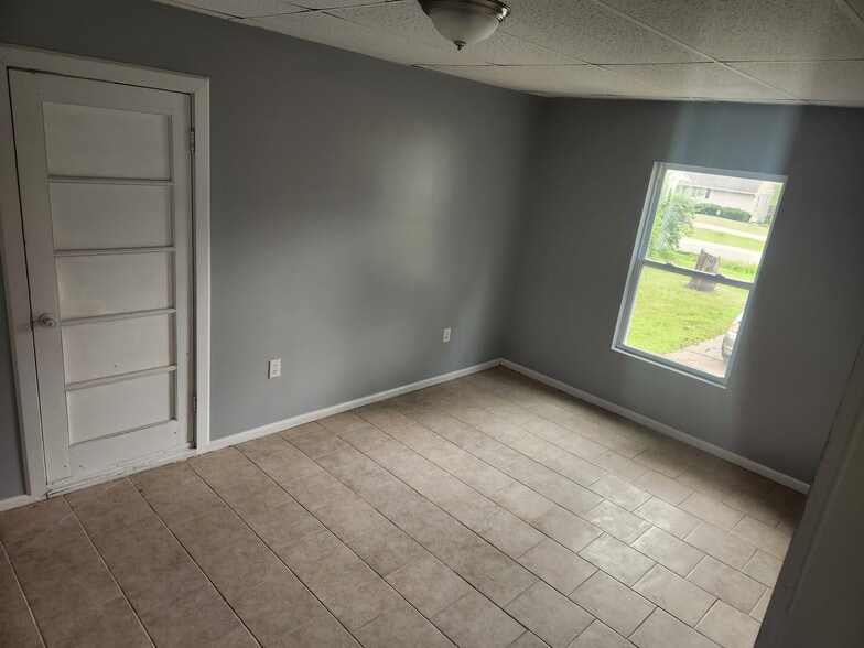 Building Photo - 11412 E 78th Ter