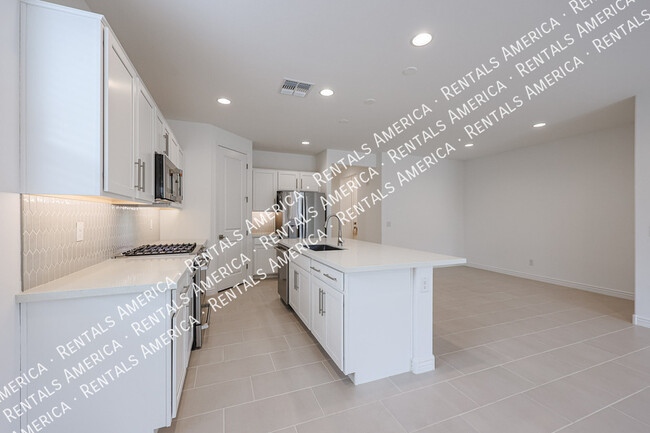 Building Photo - 16911 W Siesta Wy