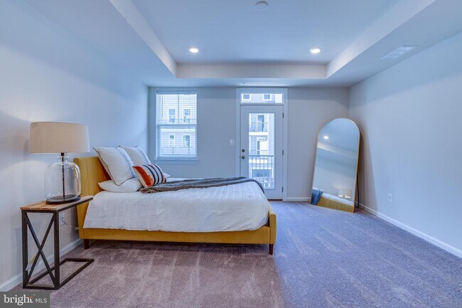 Building Photo - 14955 River Walk Way