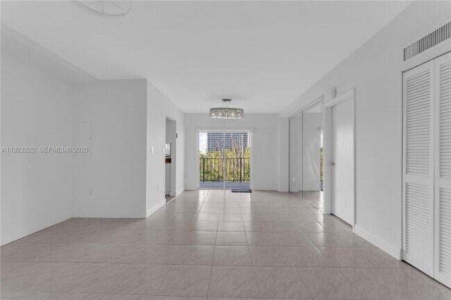 Building Photo - 16508 NE 26th Ave