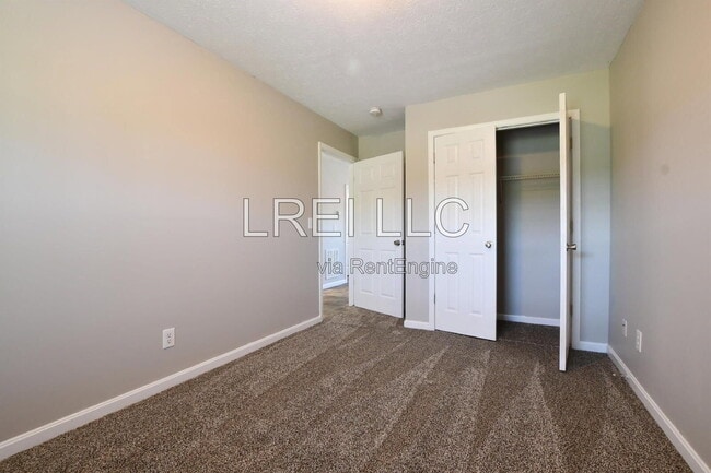 Building Photo - 300 Keeneland Dr