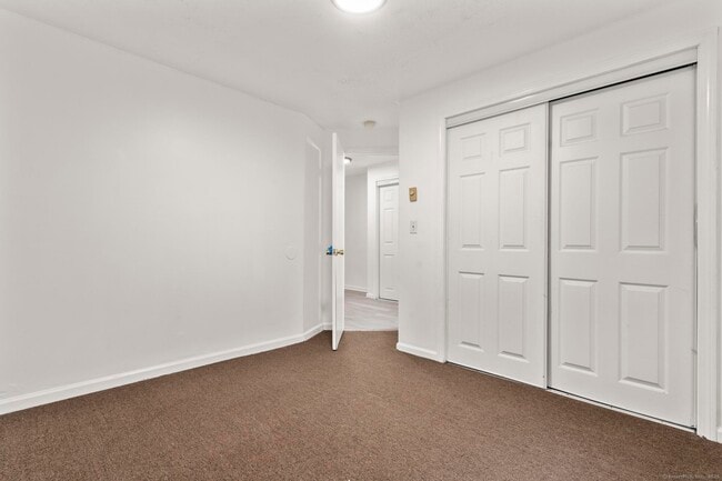 Building Photo - 123 Sumac St