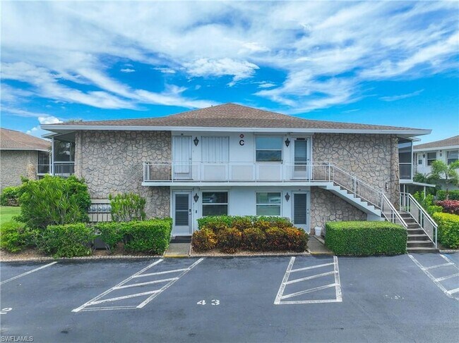 Building Photo - 330 Kon Tiki Dr