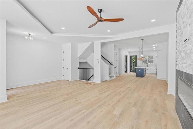 Building Photo - 185 Brush Creek Ct