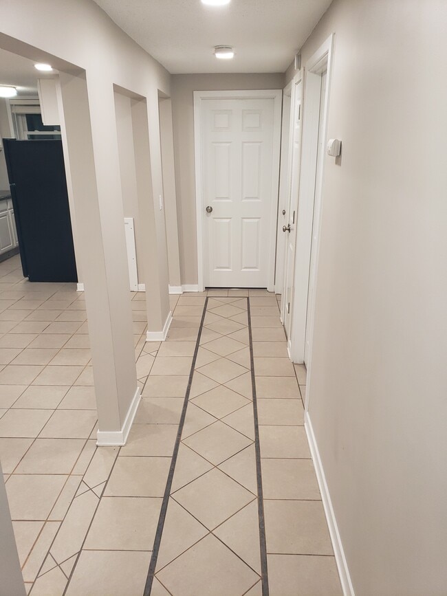 Open hallway - 797 Clayland St