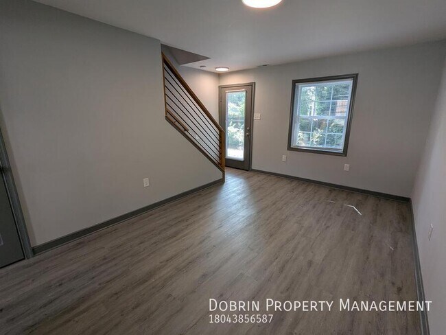 Building Photo - Lakeview Manor