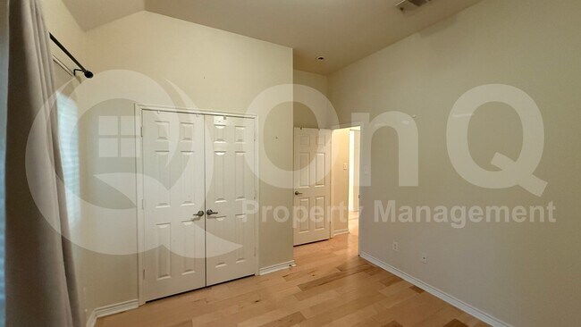 Building Photo - 9584 Park Garden Dr