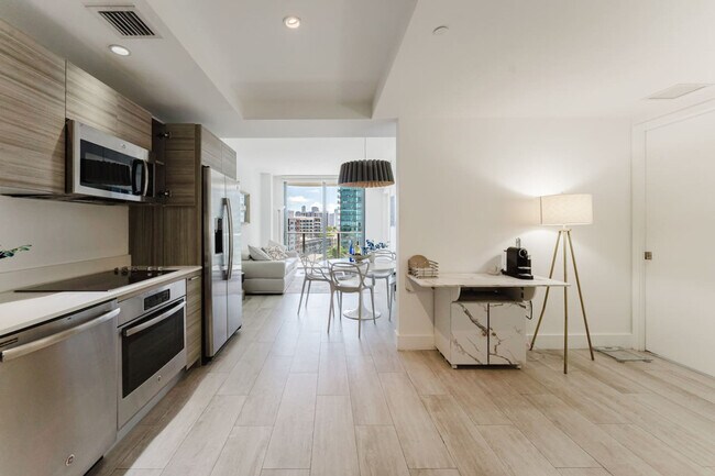 Building Photo - 101 NE 34th St