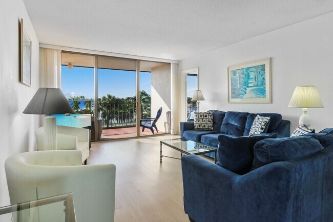 Building Photo - 225 Beach Rd