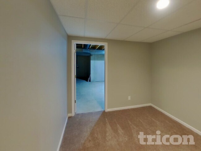 Building Photo - 4331 Clearbrook Ln