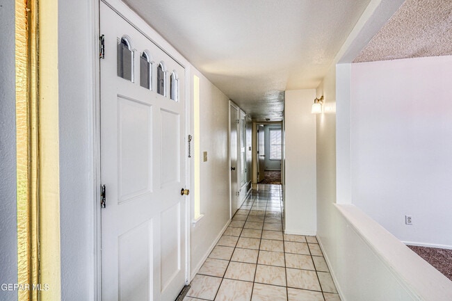 Building Photo - 3008 Gaston Dr