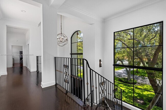 Building Photo - 1400 Coruna Ave