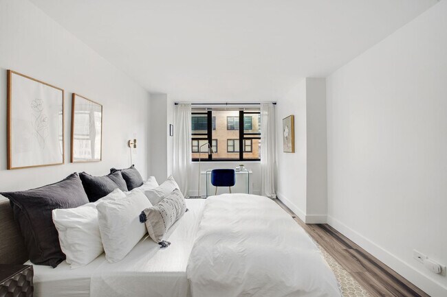 Building Photo - 330 W 58th St