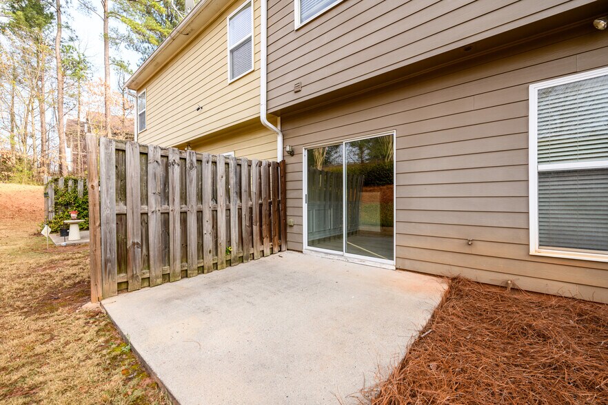 Building Photo - 1670 Granville Ct