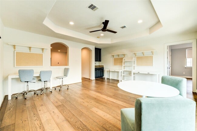 Building Photo - 1403 Wakefield Dr