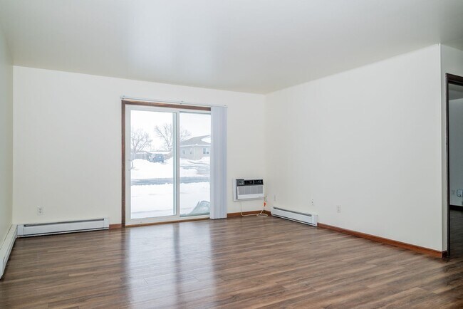 Building Photo - 1205 Emerald Terrace