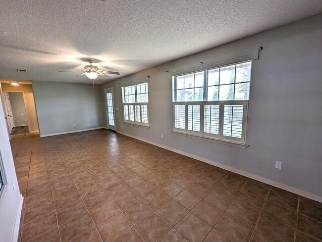 Building Photo - 1822 Brooke Beach Dr