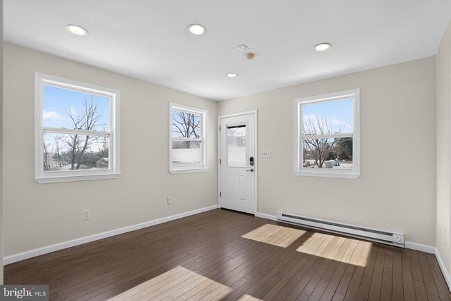 Building Photo - 540 Martins Corner Rd