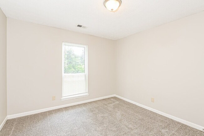 Building Photo - 2468 Mistletoe Ln SW