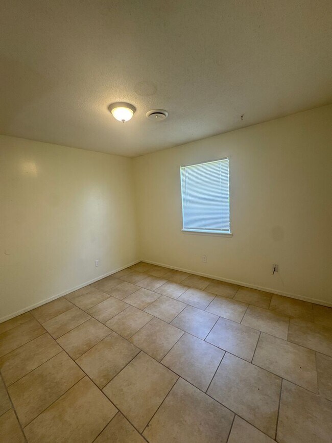 Building Photo - 3014/3016 S. 39TH DUPLEX