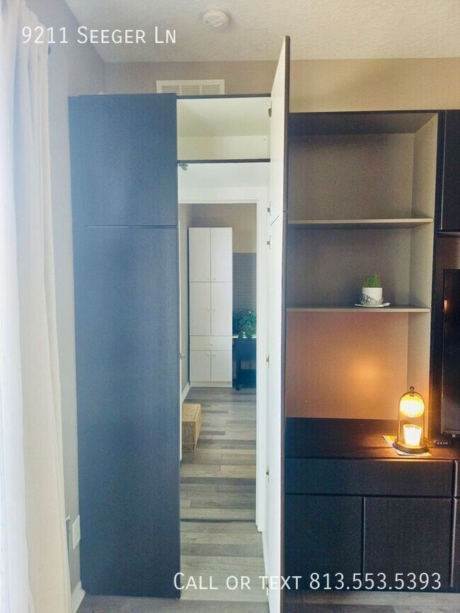 Building Photo - 9211 Seeger Ln