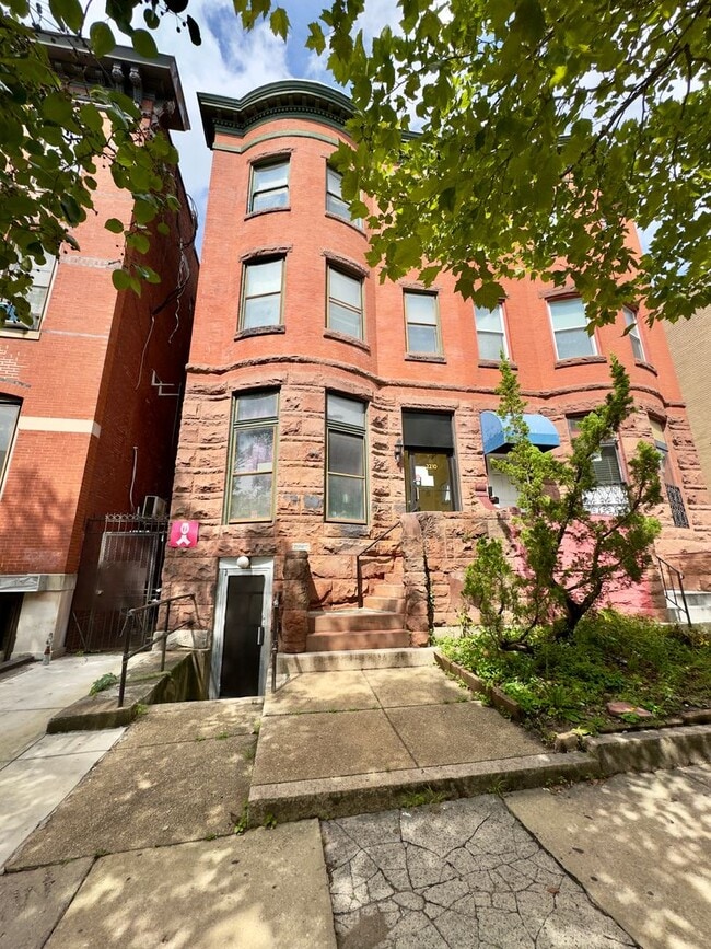 Building Photo - Apartment Units in Old Goucher, Baltimore, MD!
