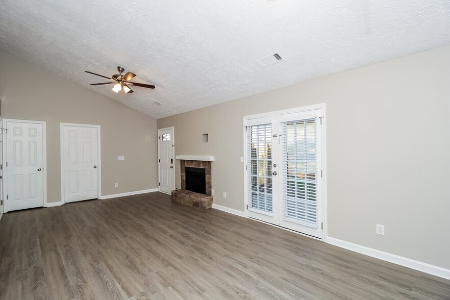 Building Photo - 2649 Laurel Ln NW