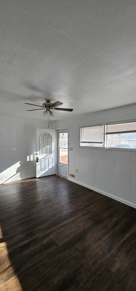 Building Photo - 7504 E 112th St