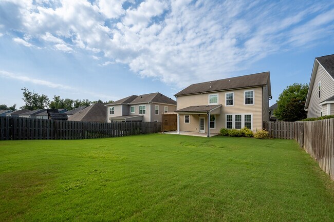 Building Photo - 536 Bunchgrass St