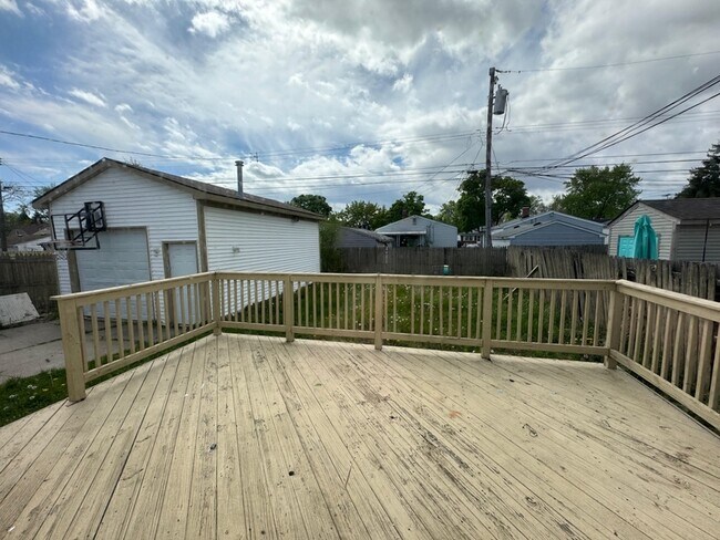 Building Photo - 8716 Timken Ave