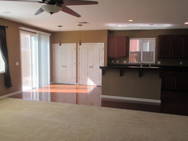 Building Photo - The Lakes!! 4BR 3B with loft. Granite Counters