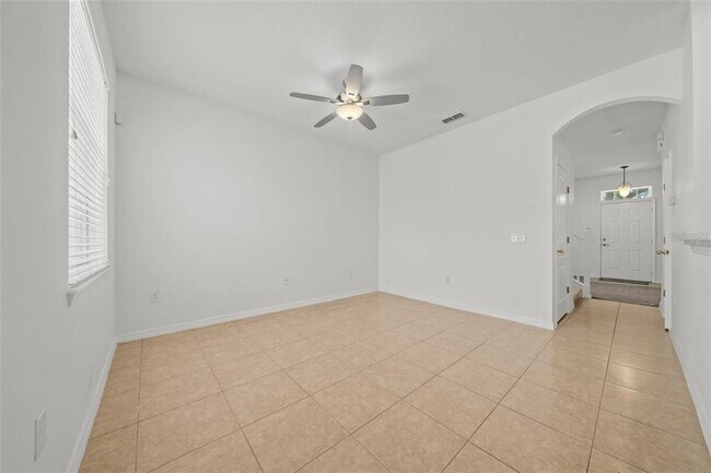 Building Photo - 7112 Five Oaks Dr