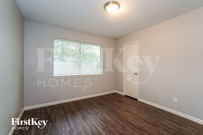 Building Photo - 6914 Leandra Dr