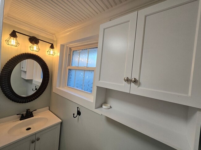 Building Photo - Charming & Low-Maintenance Living Just Steps from Downtown Wendell!