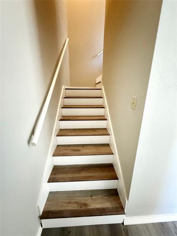 Building Photo - 516 Rita Ln