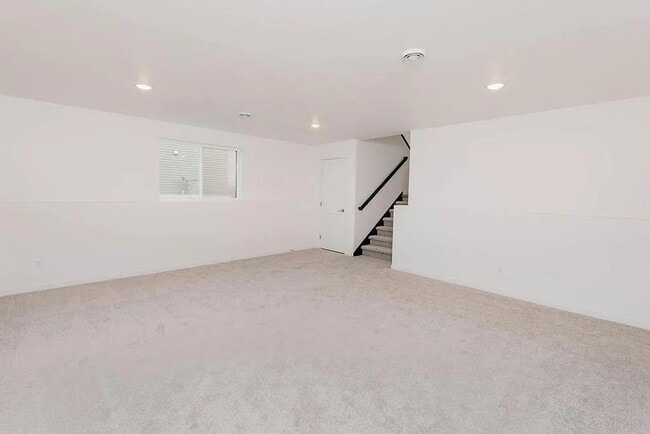 Building Photo - 1517 KEYSTONE CIR NE