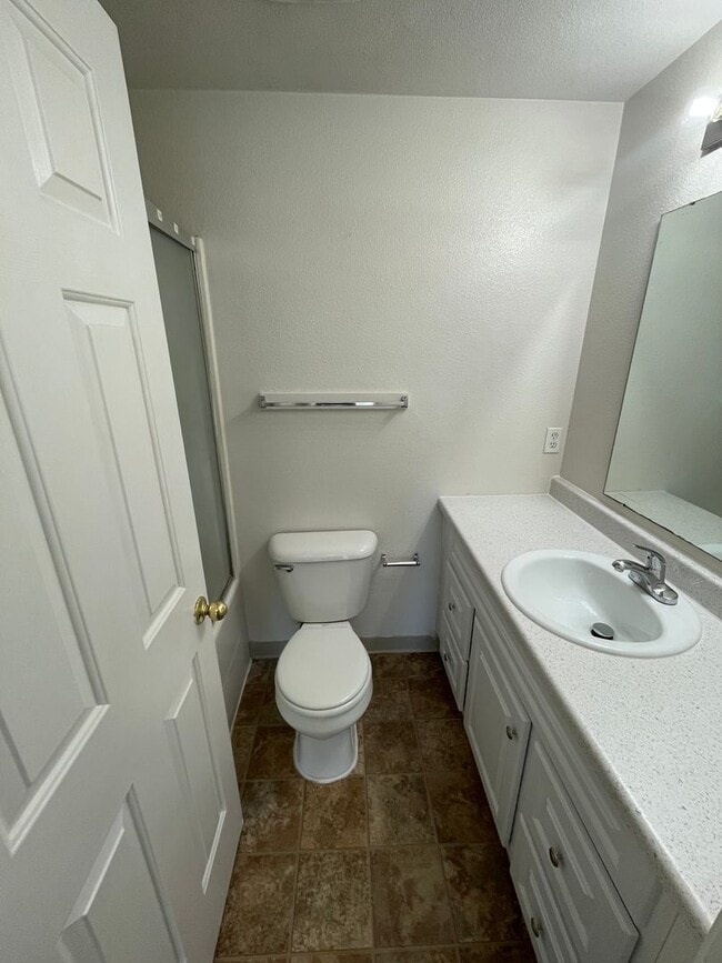 Building Photo - 315