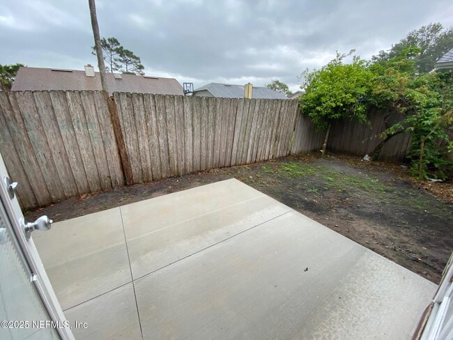 Building Photo - 421 Filmore Dr