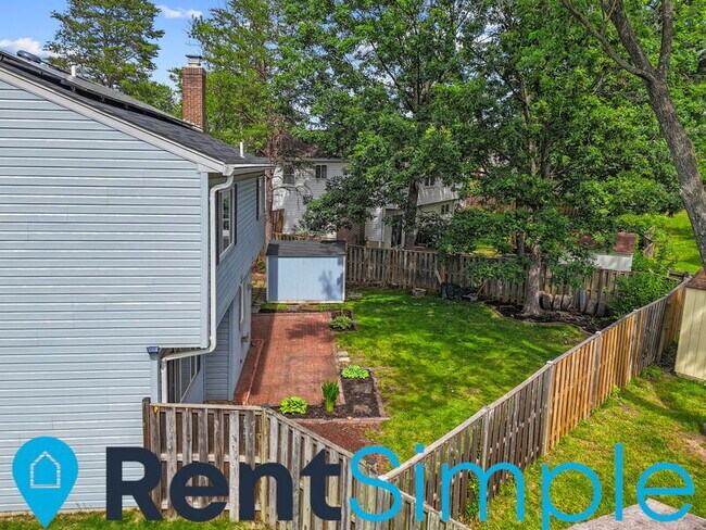 Building Photo - 2143 Maleady Dr