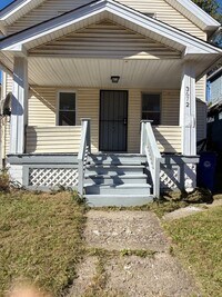 Building Photo - 3 Bedroom Single Family