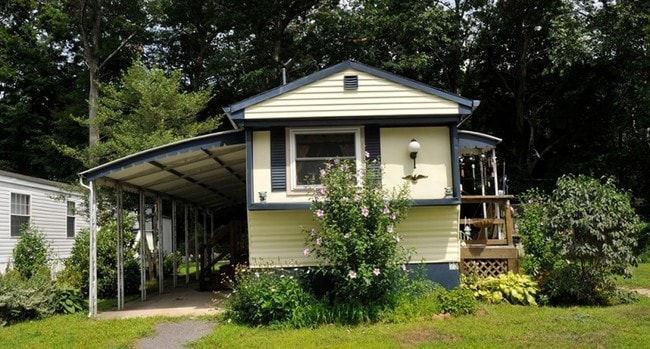Building Photo - The Glen